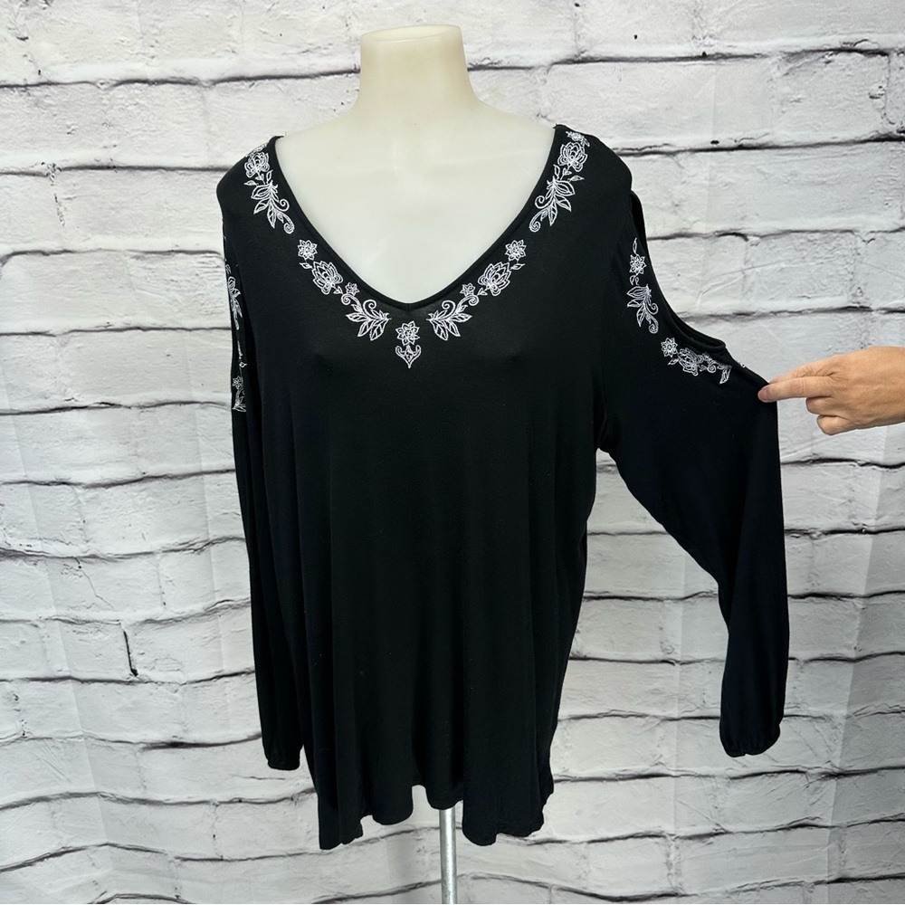 Verve Ami Neiman Marcus Women plus 1XL Blk Cold Shoulder Tunic Embroider… - Picture 6 of 16